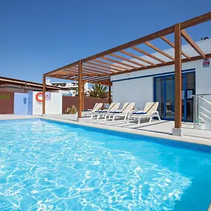 https://villa-beyond-playa-blanca.in-canary-islands.com